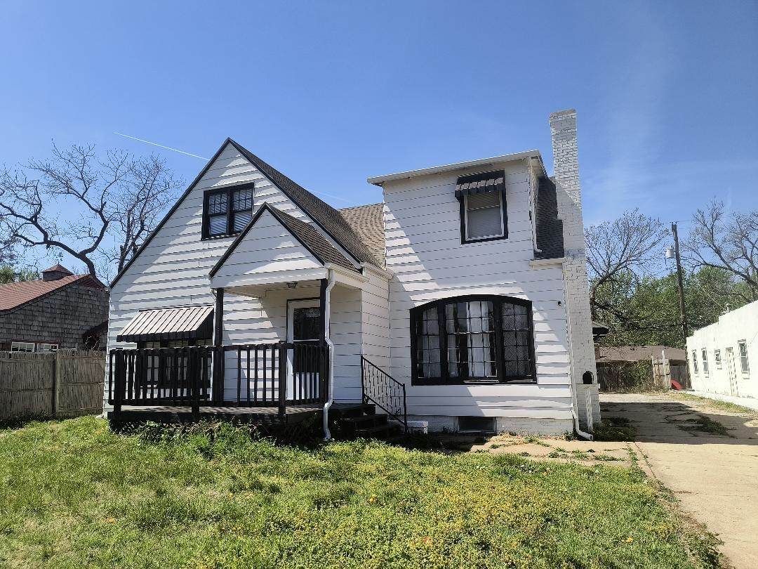2033 Oliver Ave - Photo 1