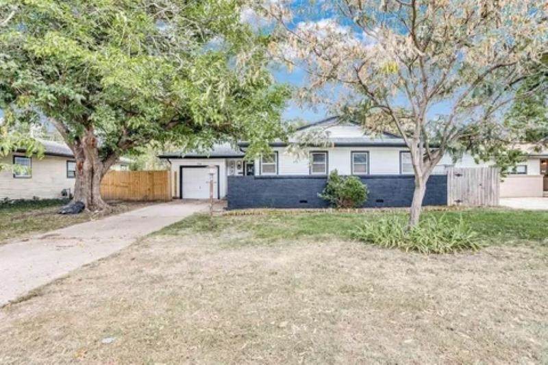 1114 Casado St - Photo 1