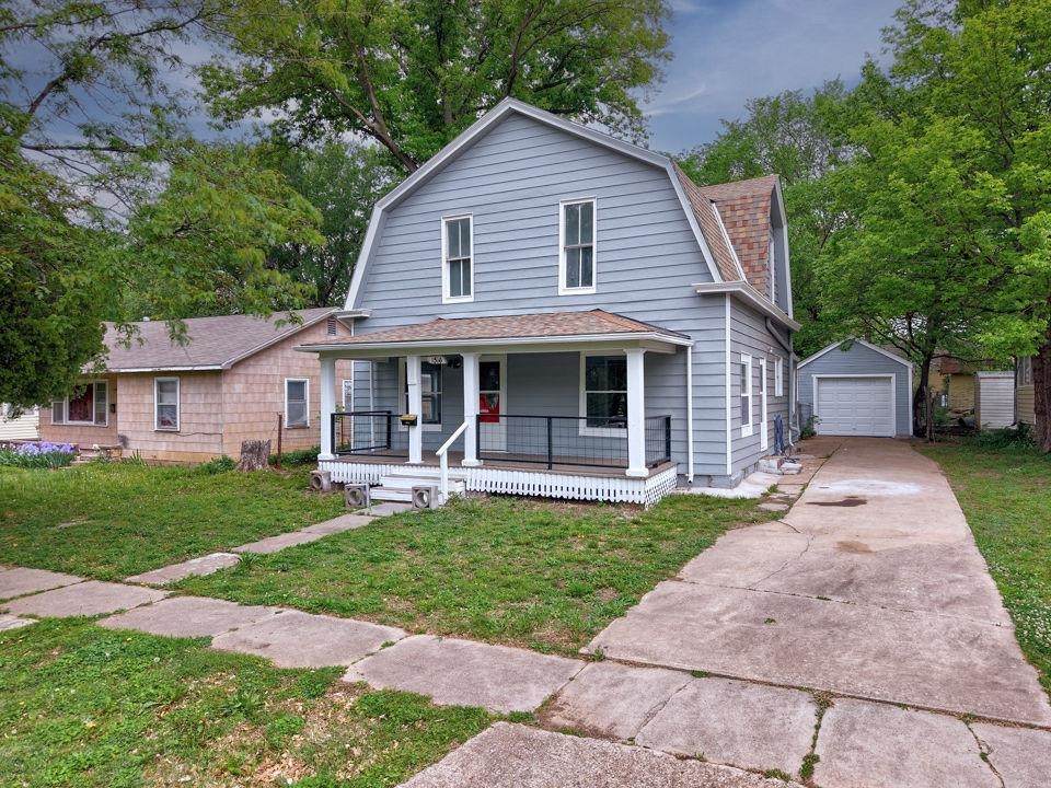 1516 11th Ave - Photo 1