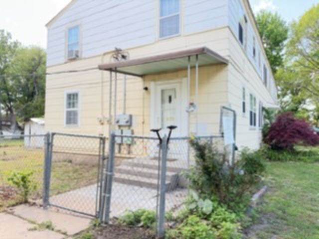1119 Pershing Ave - Photo 1