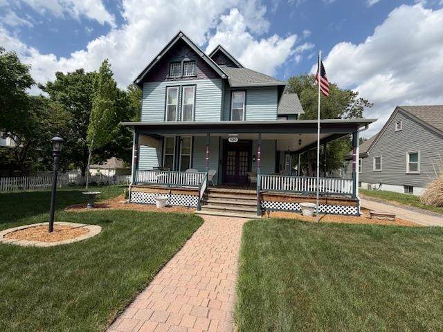 320 Broadway - Photo 1