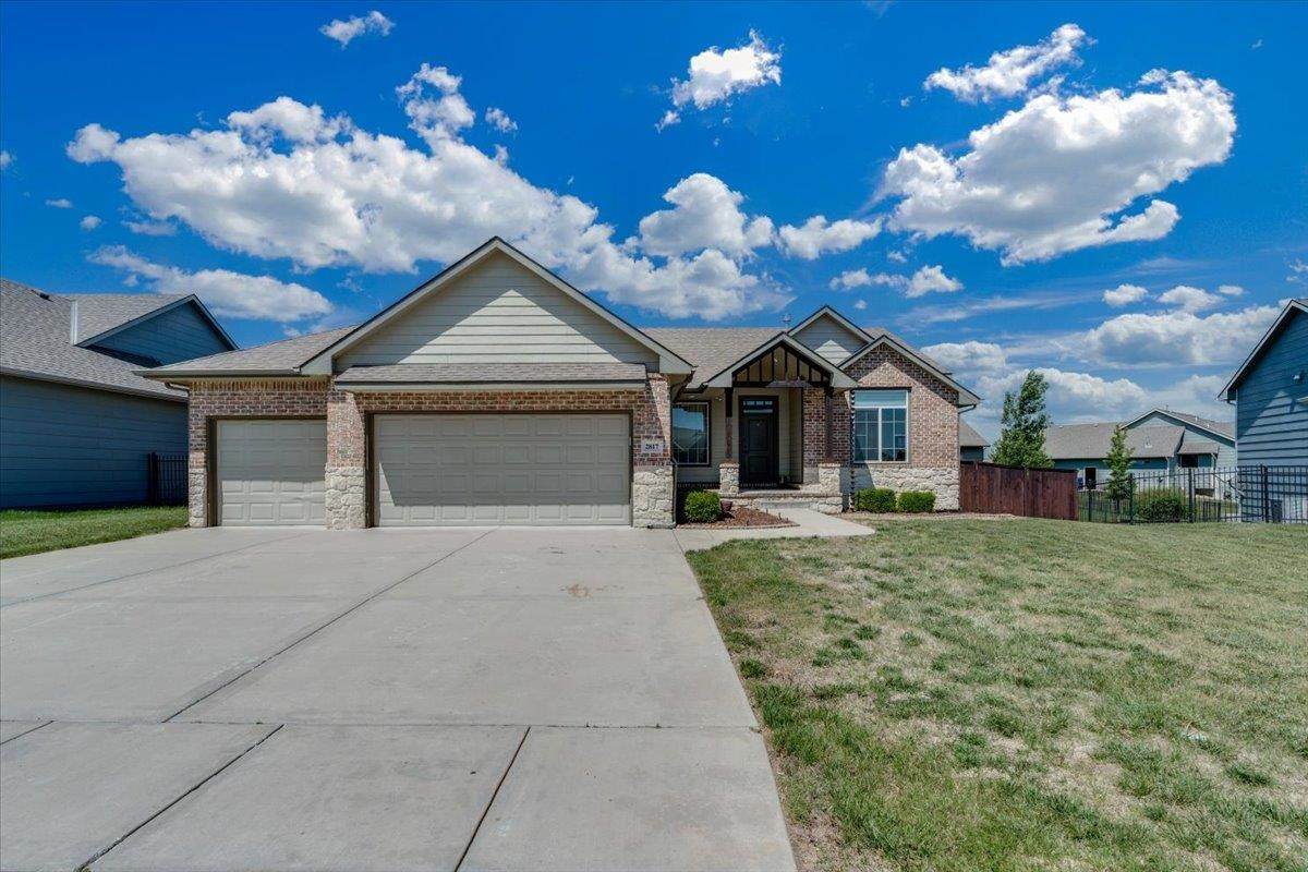 2817 Woodridge - Photo 1