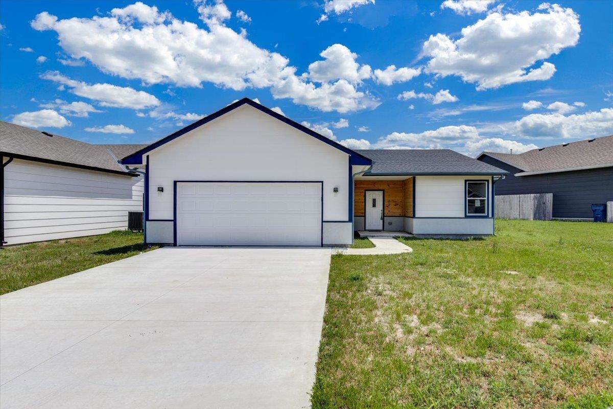 720 Redbud Ave - Photo 1