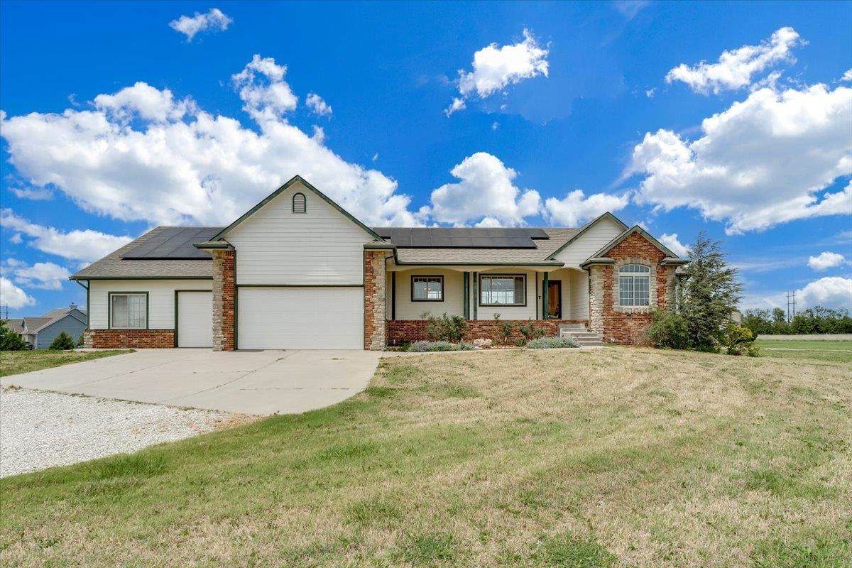 8015 Butterfly Ct - Photo 1