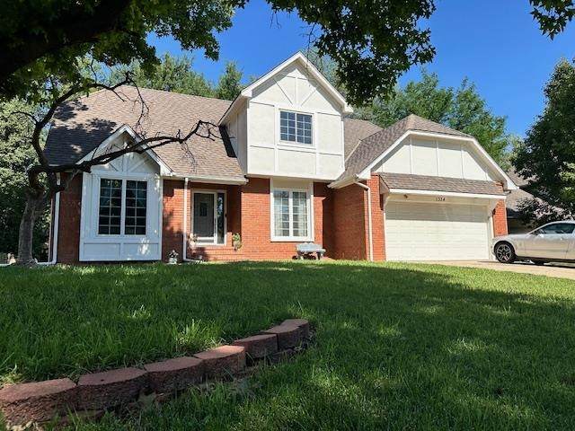1334 Coachhouse - Photo 1