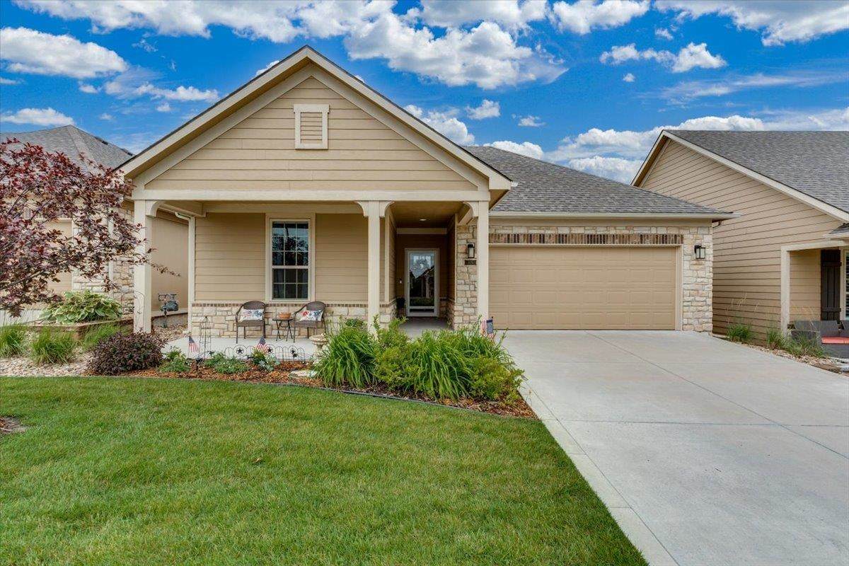 925 Clearlake - Photo 1