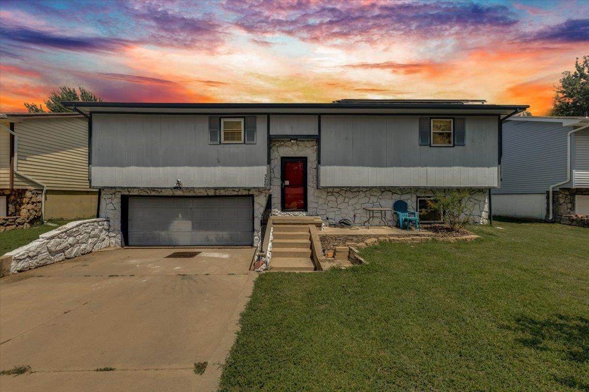 326 Jane St - Photo 1