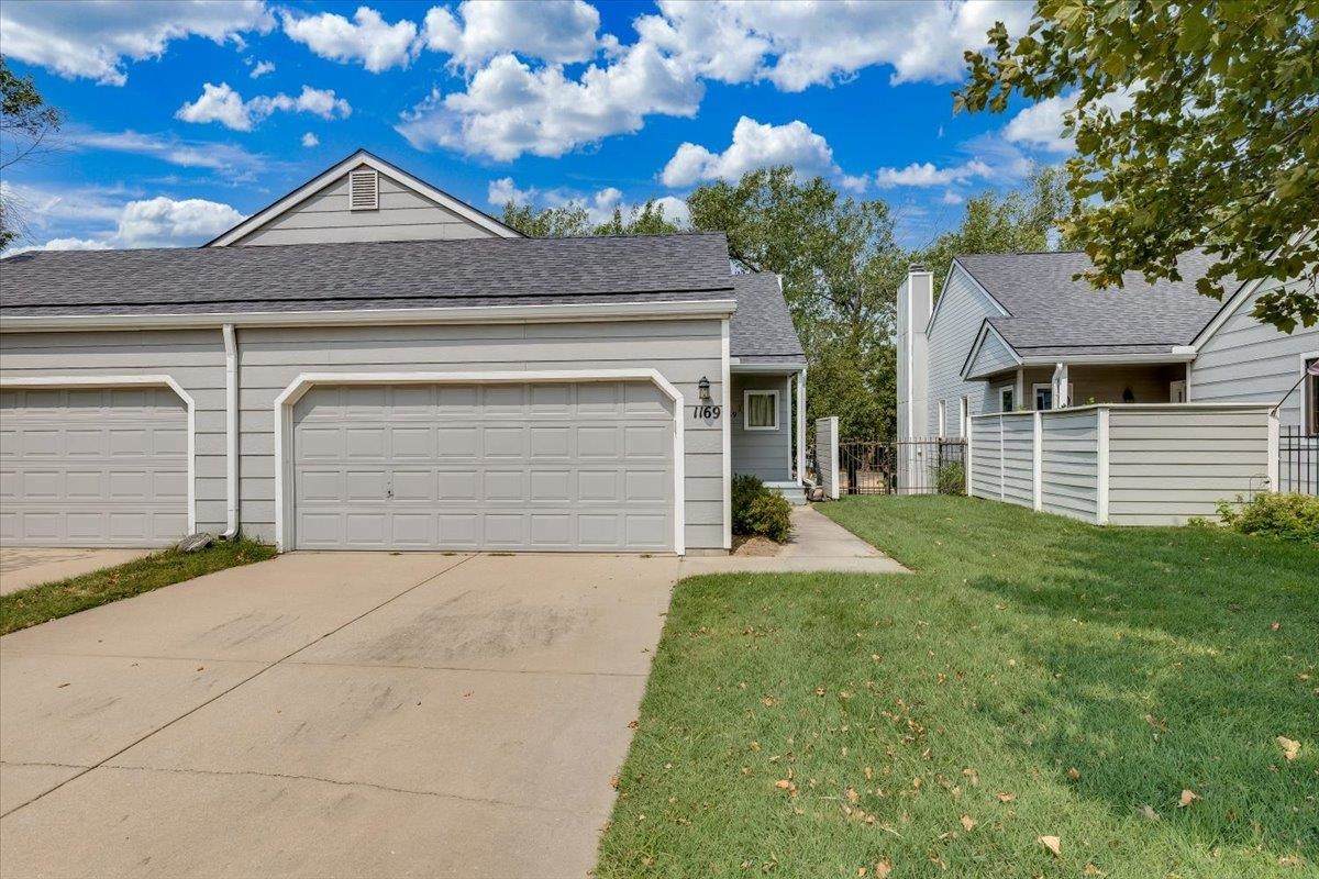 1169 Lakewind - Photo 1