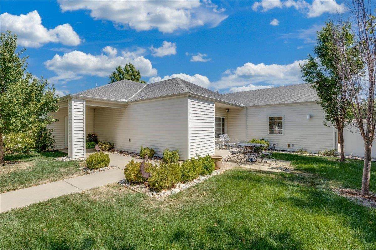 842 Glenmoor St - Photo 1