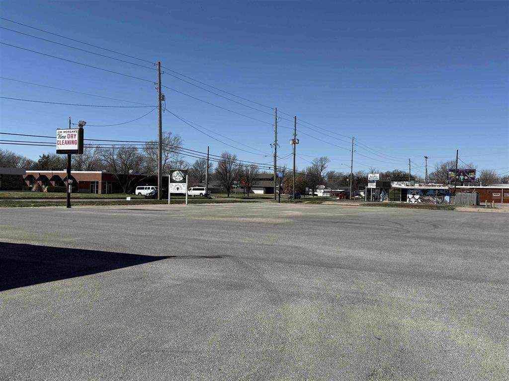 https://bt-photos.global.ssl.fastly.net/wichita/orig_boomver_1_679420-1.jpg