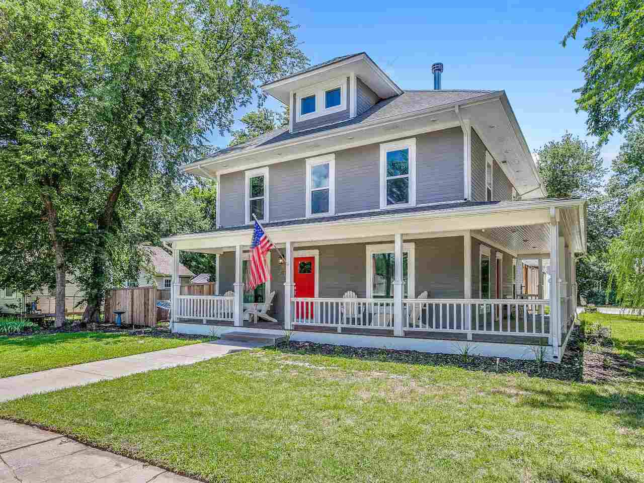 301 4th St - Photo 1