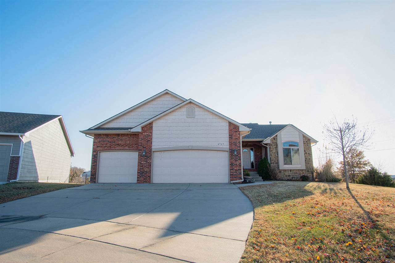 4727 Wyndham Cir - Photo 1