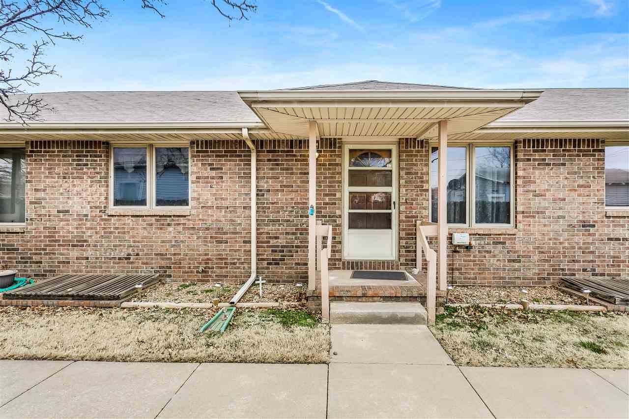 320 Marshall St - Photo 1
