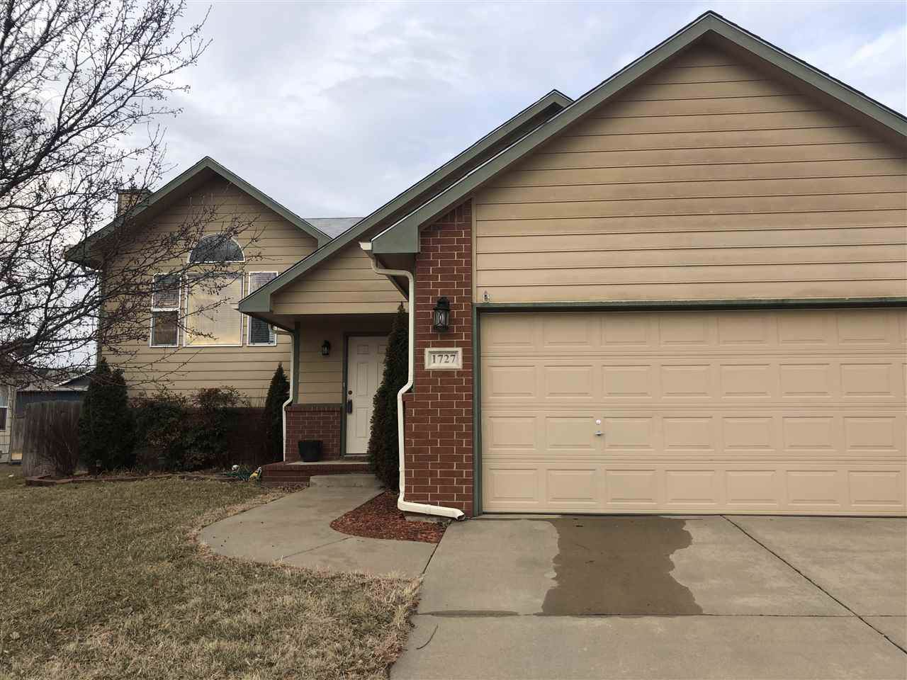 1727 Basswood Ct - Photo 1