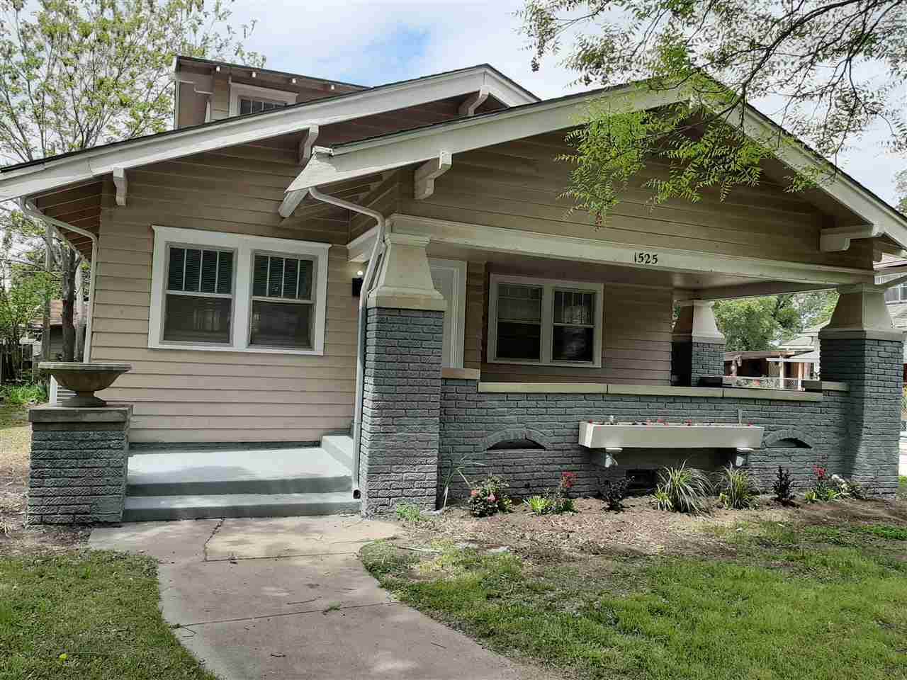 1525 Waco Ave - Photo 1