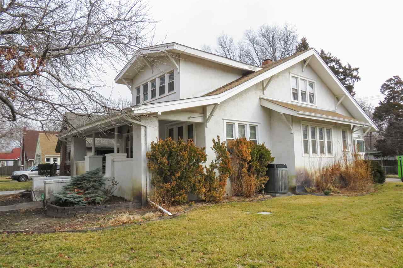 1102 Perry Ave - Photo 1