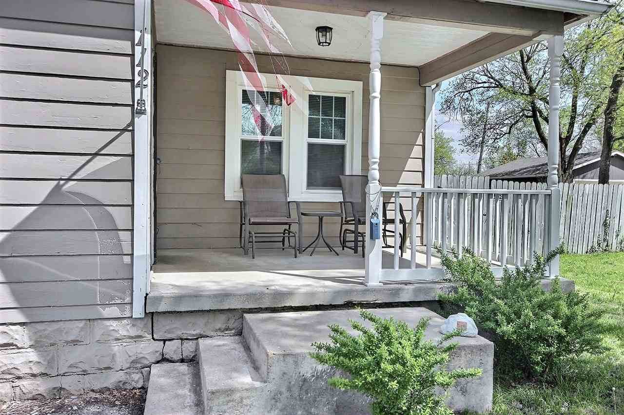 112 Main St - Photo 1