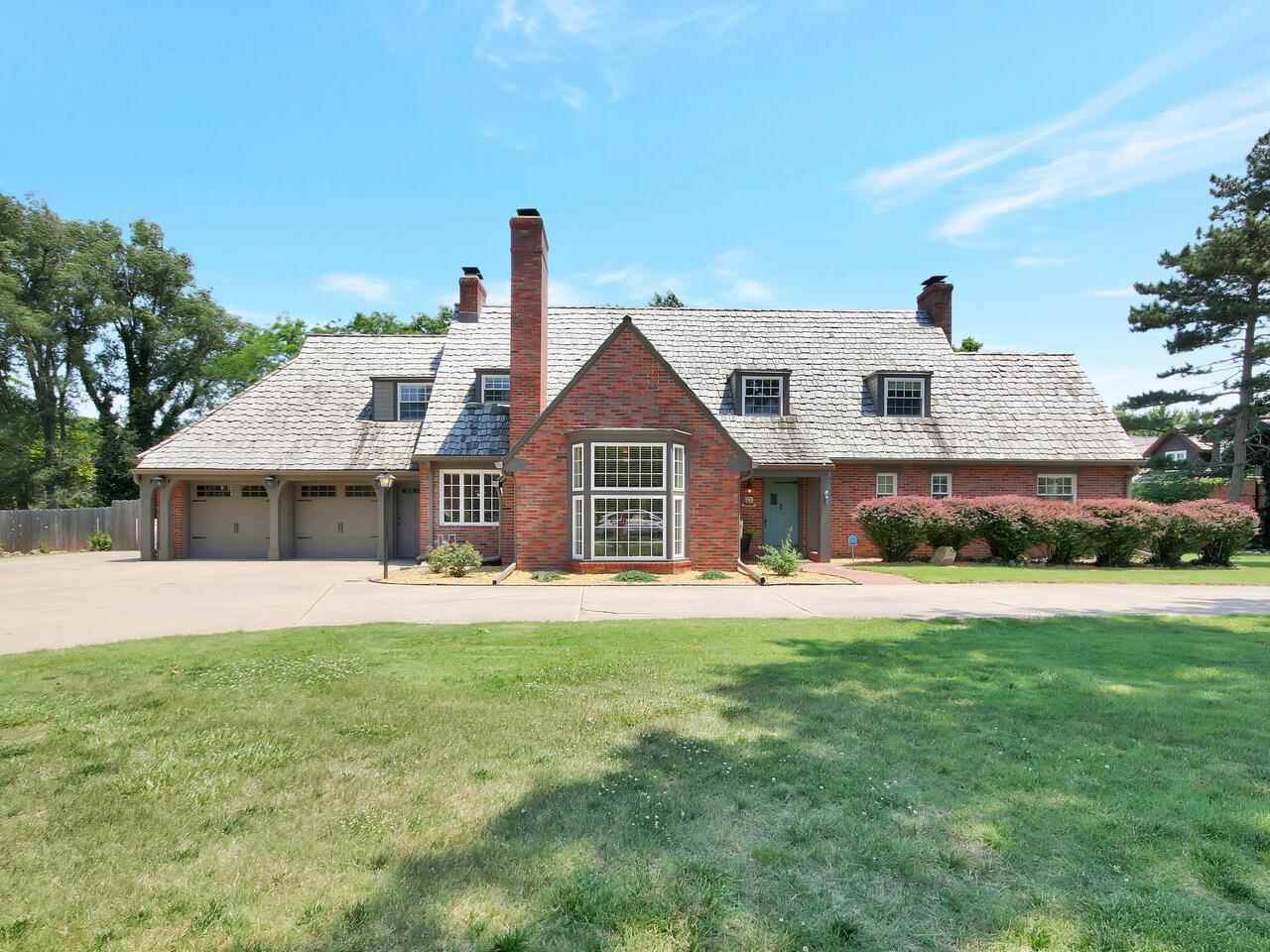 4 Hampton - Photo 1