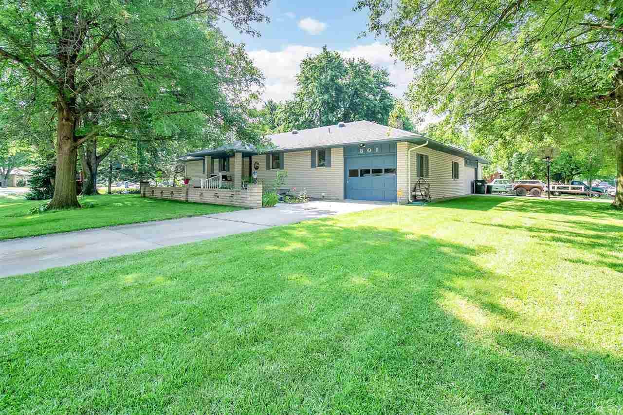 801 Foothill Dr - Photo 1