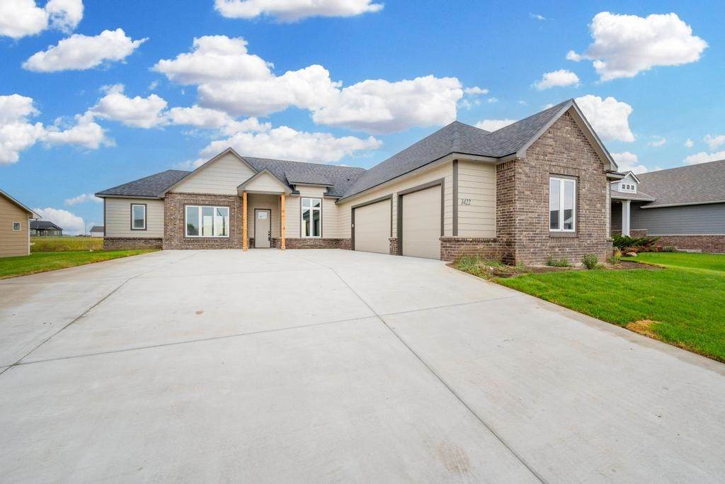 1422 Emerald Valley Dr - Photo 1