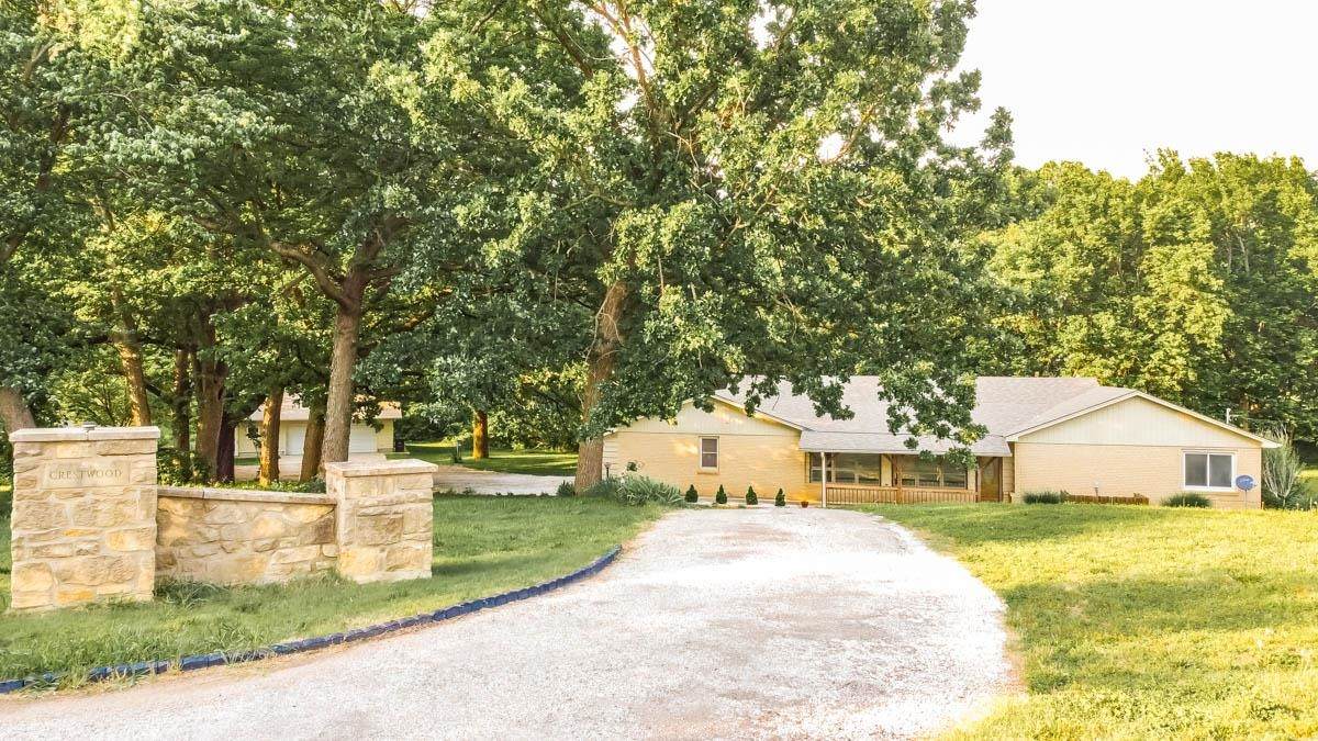 22 Crestwood Dr - Photo 1