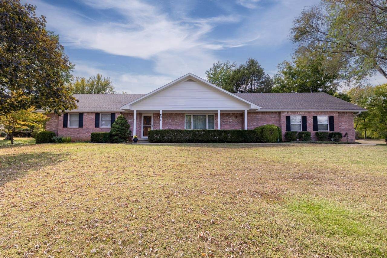 601 Cathlinda Ct - Photo 1