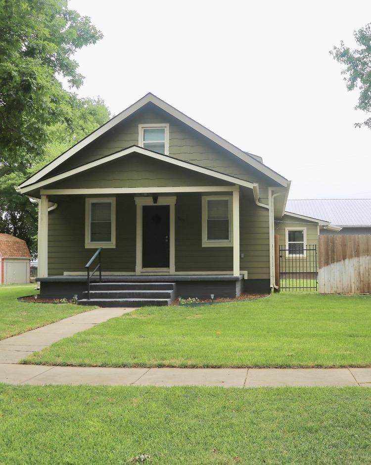 306 Magnolia - Photo 1