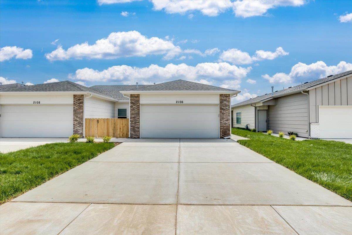 15327 Kristina St - Photo 1