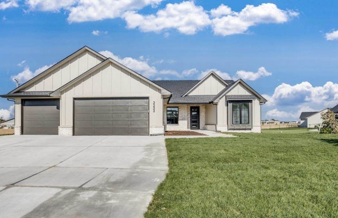 3233 Pine Grove Cir - Photo 1