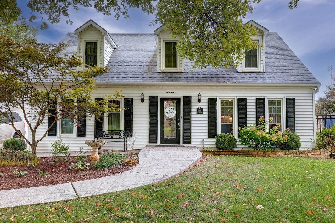 19 Fleetwood Dr - Photo 1