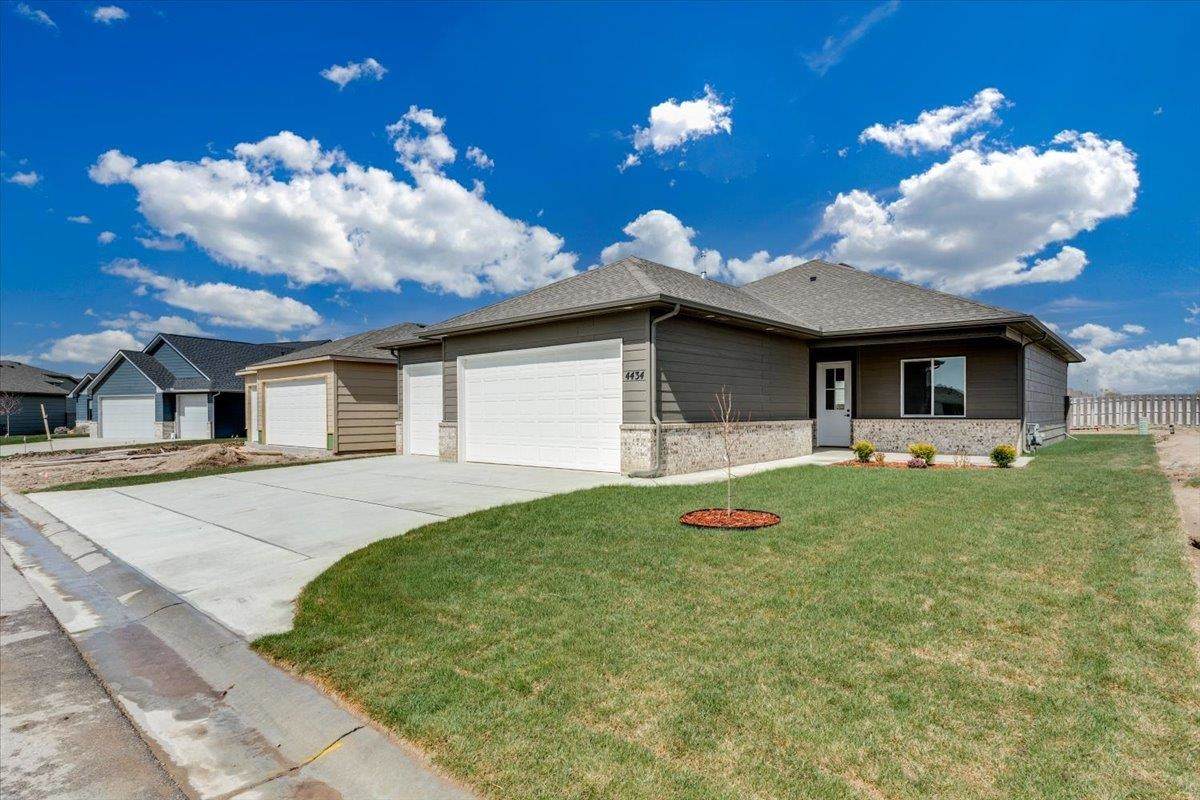 4434 Sunny Ct - Photo 1