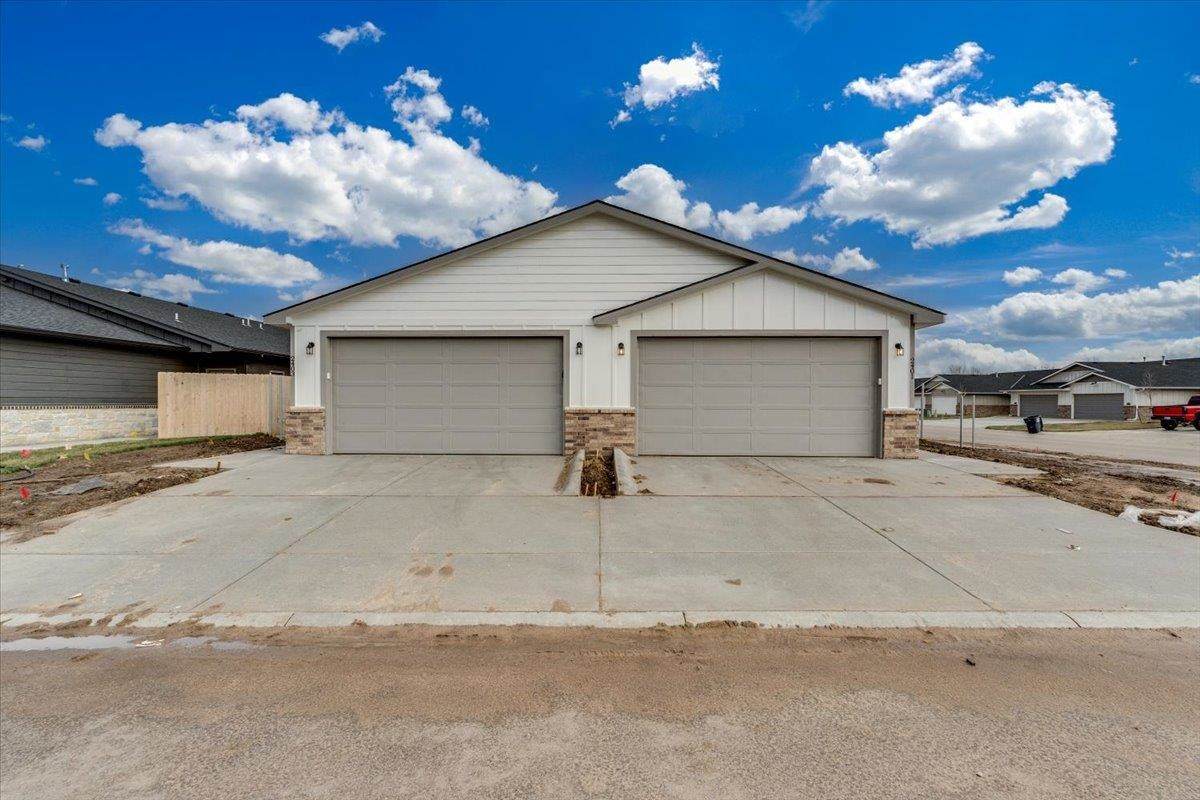2401 Wheatland Ct - Photo 1