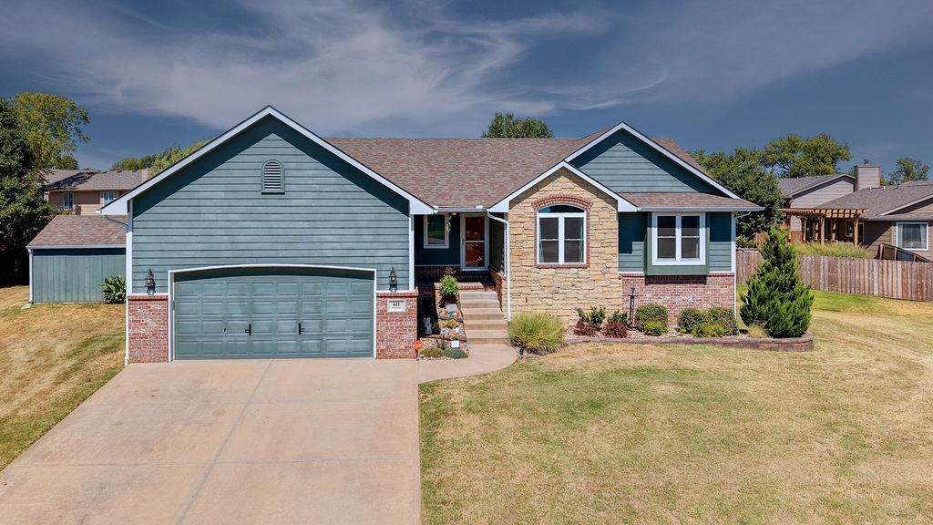 611 Cleek Ct - Photo 1