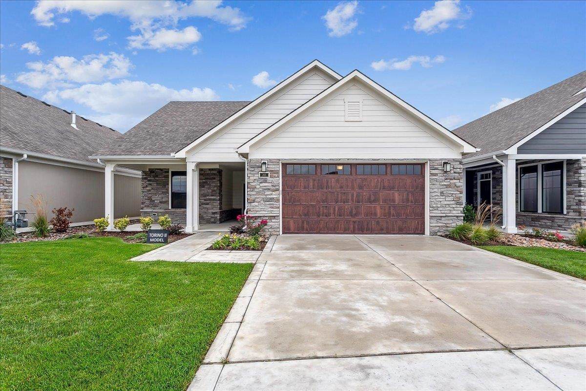 205 Heritage Way - Photo 1