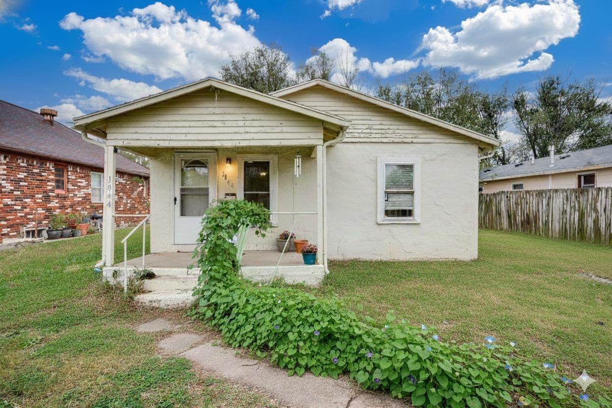 1844 Hiram Ave - Photo 1