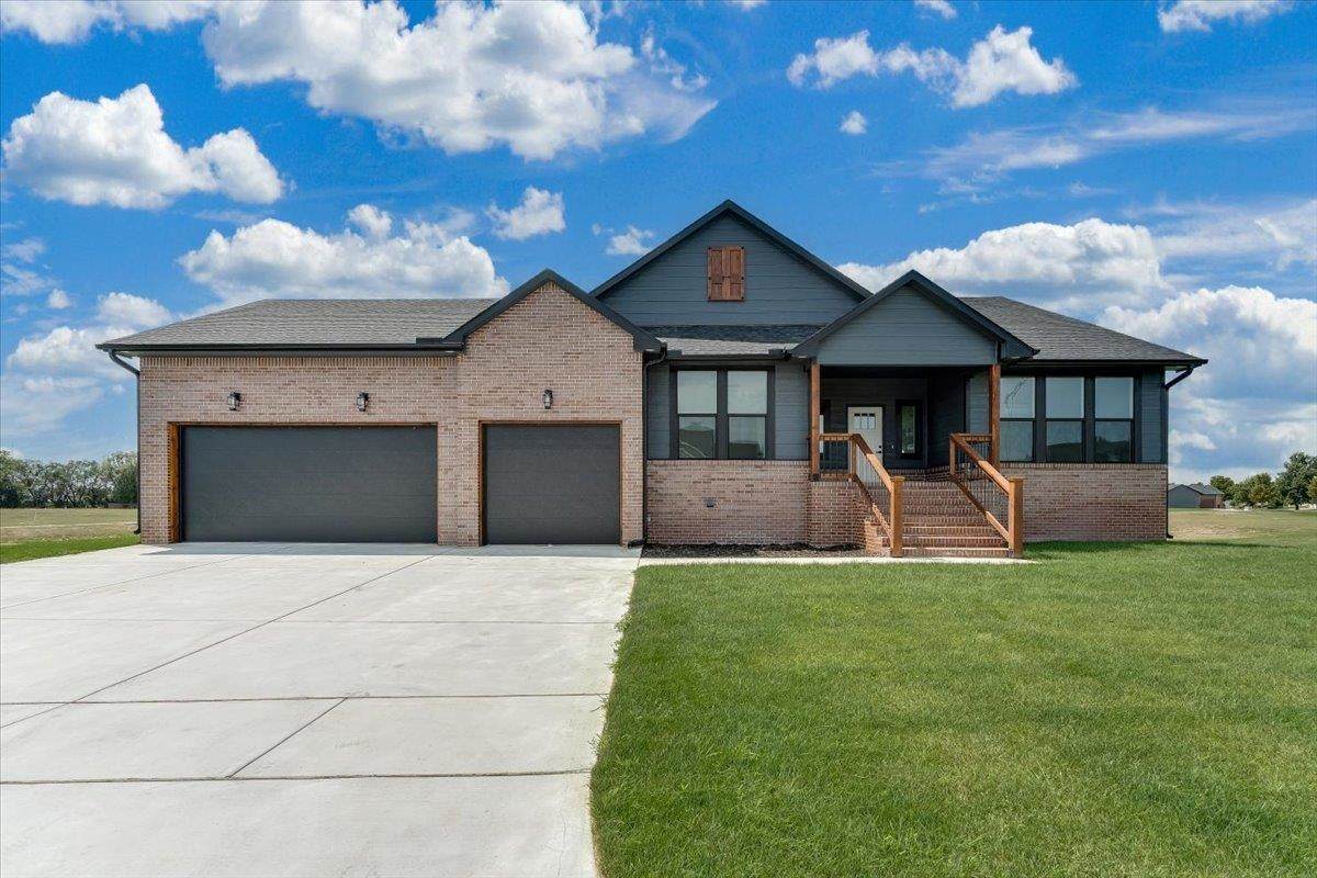 462 Stoney Creek - Photo 1