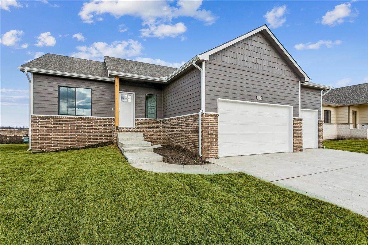 1520 Midway Ct - Photo 1