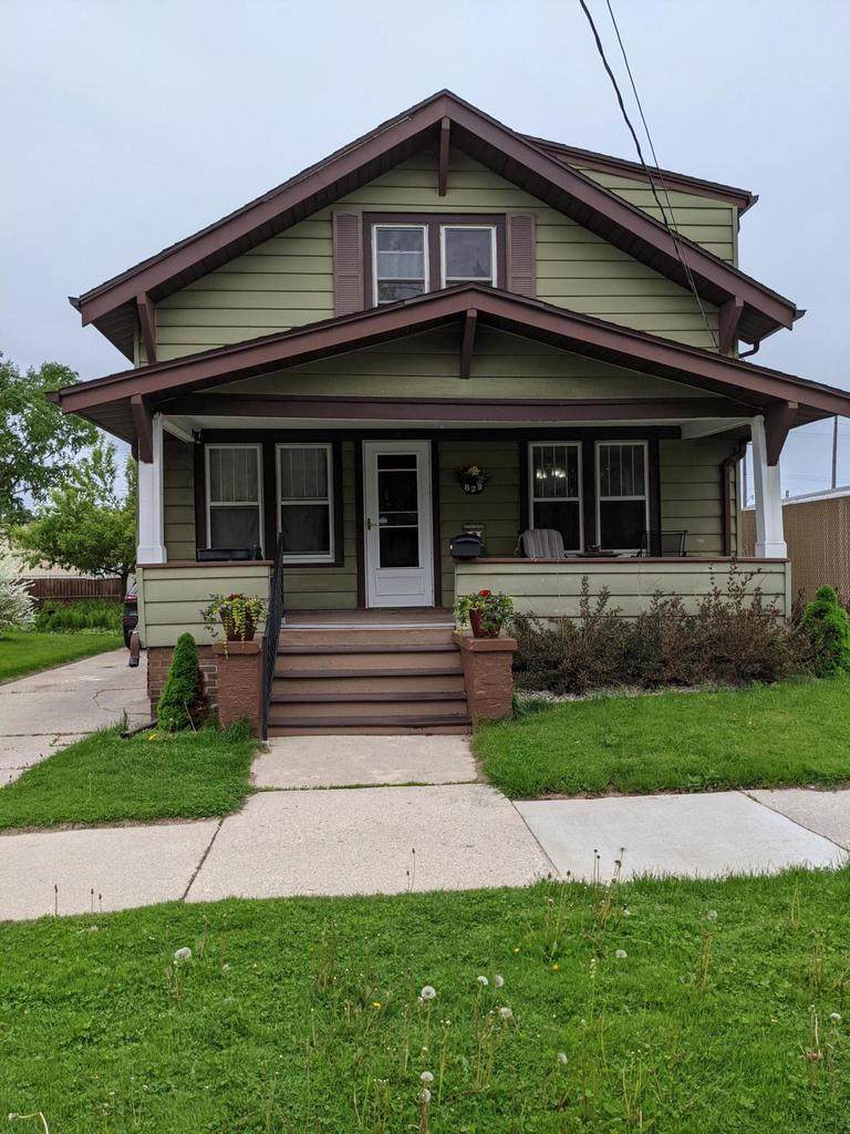 829 19th St - Photo 1