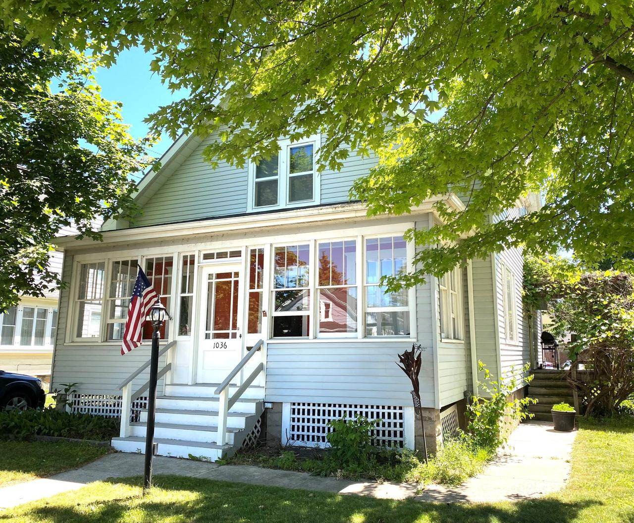 1036 7th St - Photo 1