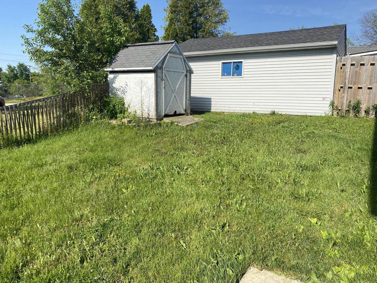 802 21st St - Photo 1