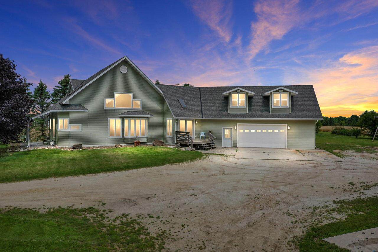 1601 Logwood Ln - Photo 1