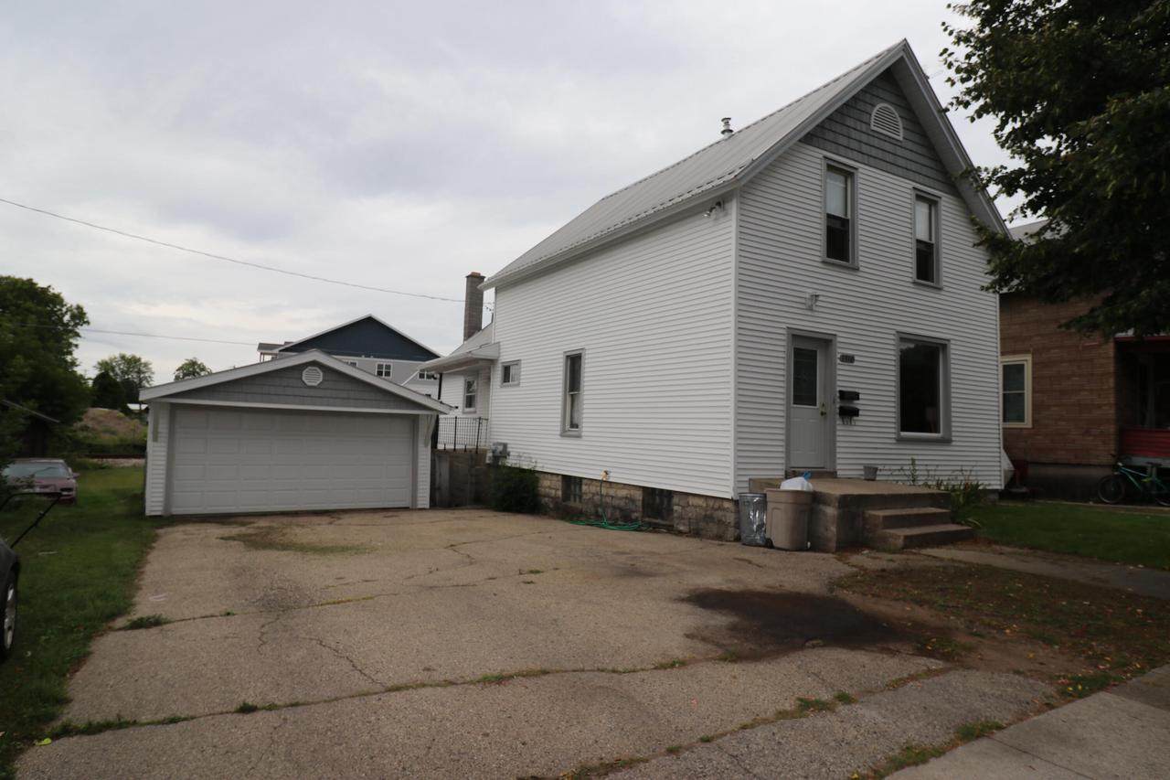 1510 Newberry - Photo 1