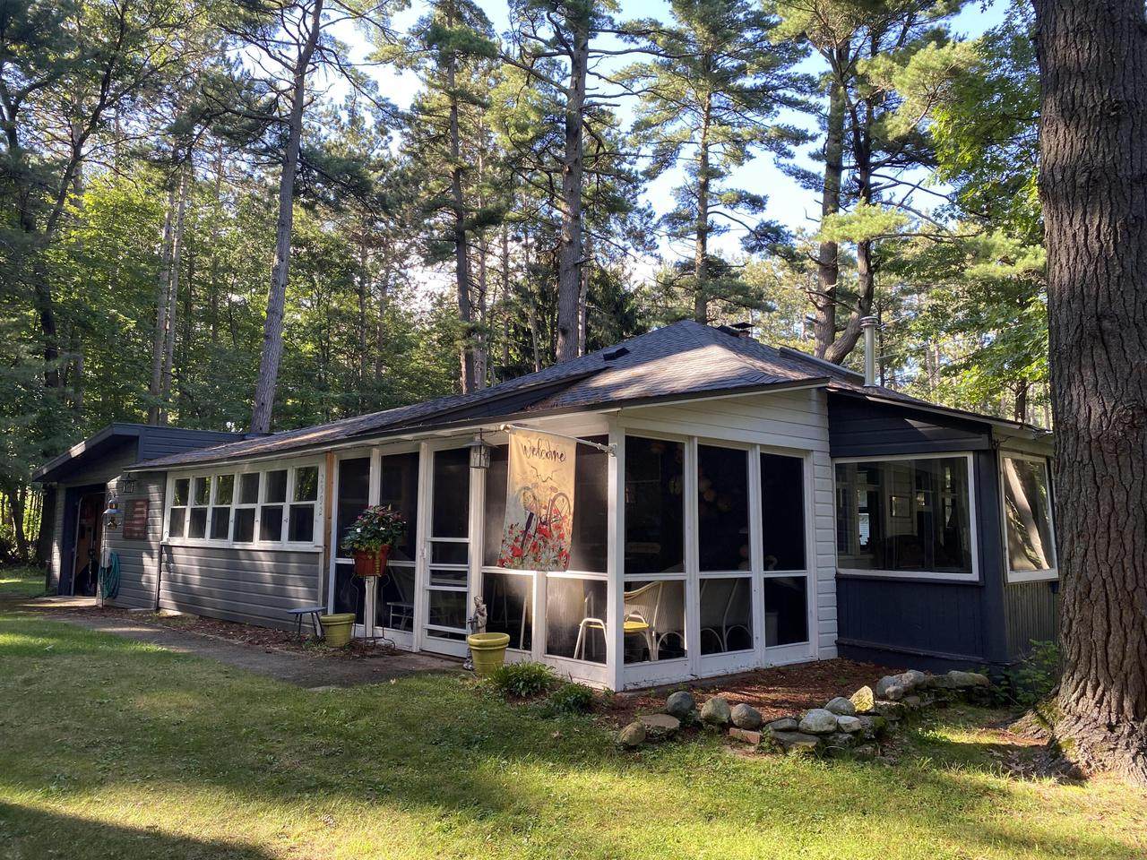 2592 Circuit Dr - Photo 1