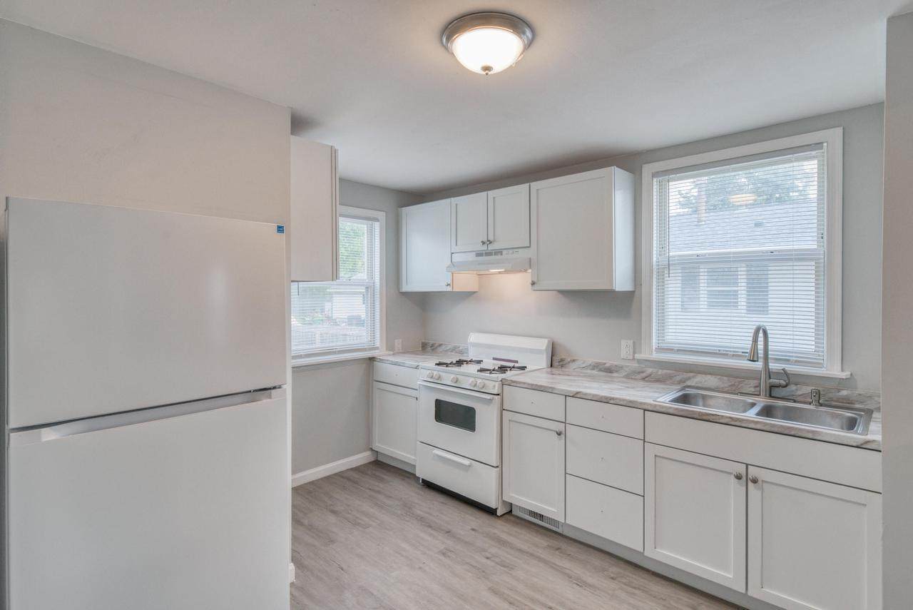 542 18th Ave - Photo 1
