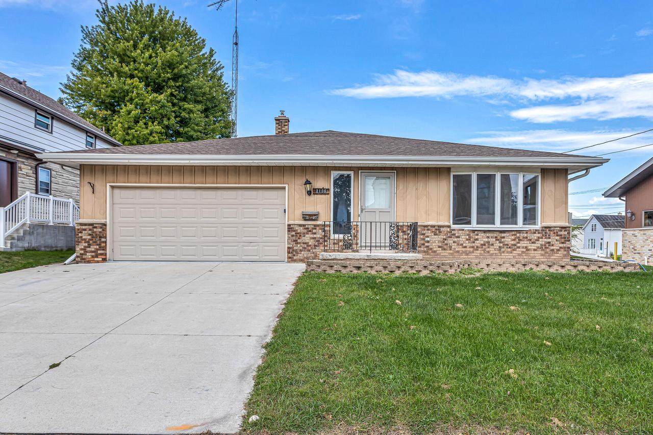 2106 Marshall St - Photo 1