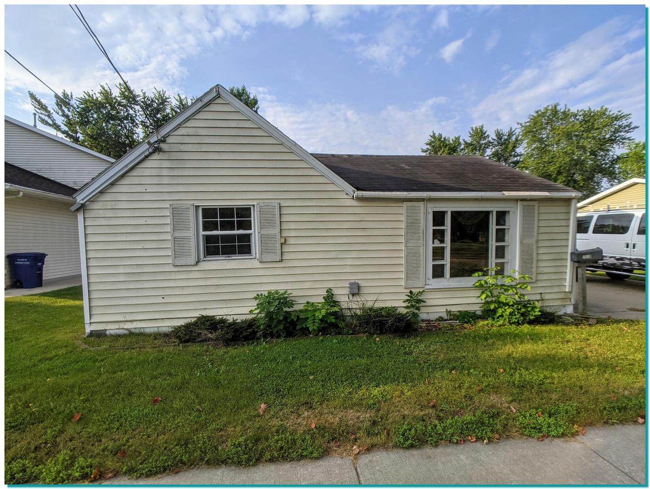 215 Kamps St - Photo 1