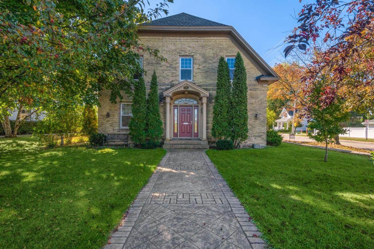 2157 Riverside - Photo 1