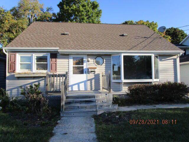 2120 33rd St - Photo 1