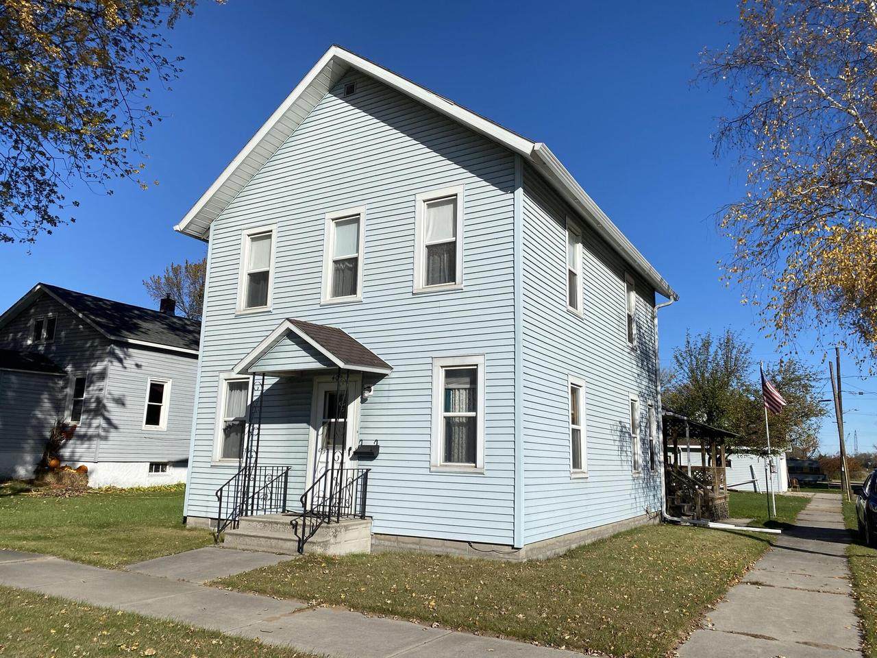 402 Terrace Ave - Photo 1