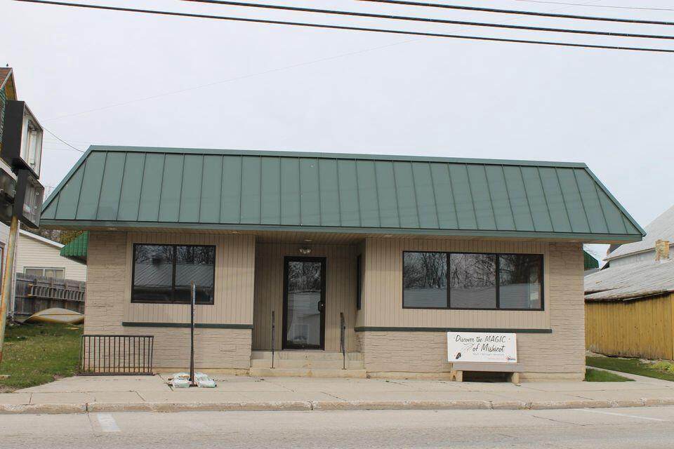 219 Main St - Photo 1
